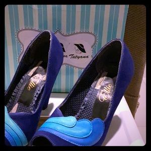 Vintage style spectator peep toes